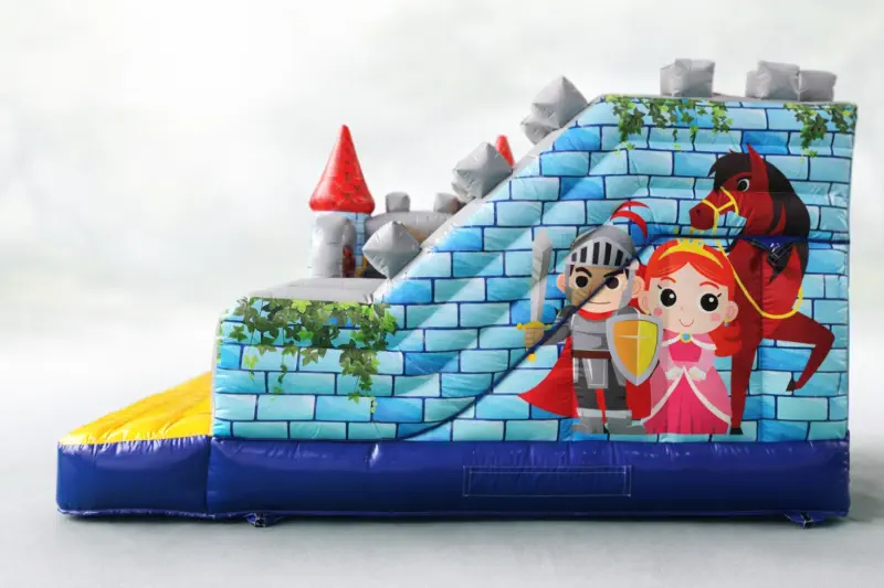 Ritterburg mit Rutsche 1